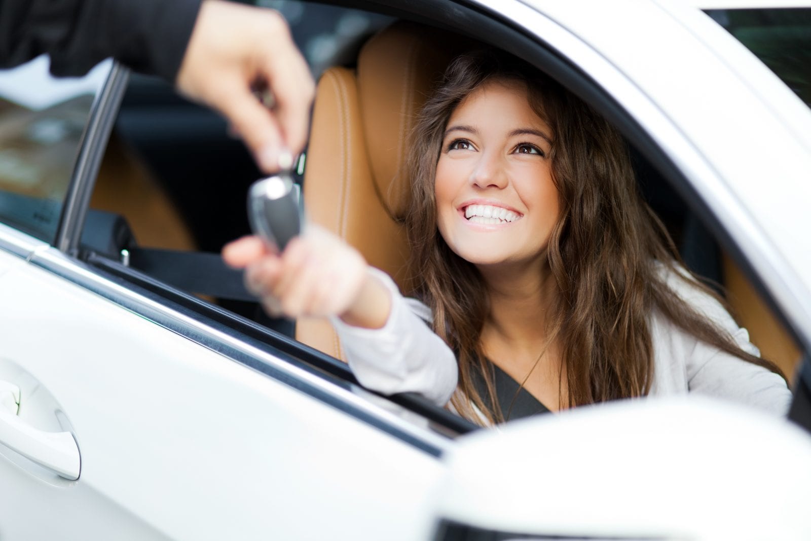youngpeople-car