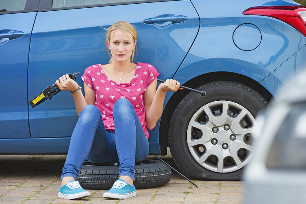 how to change a car tyre at home