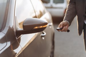 how to change a car key battery